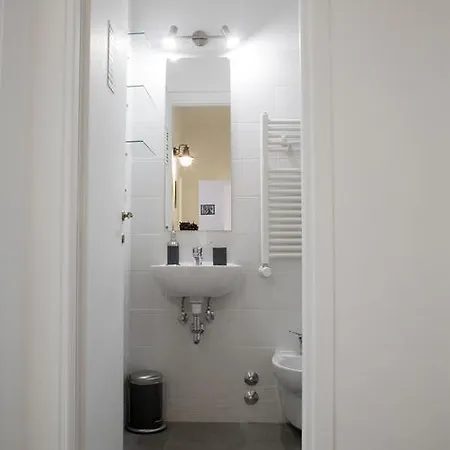 ゲストハウス Cantalupa ローマ